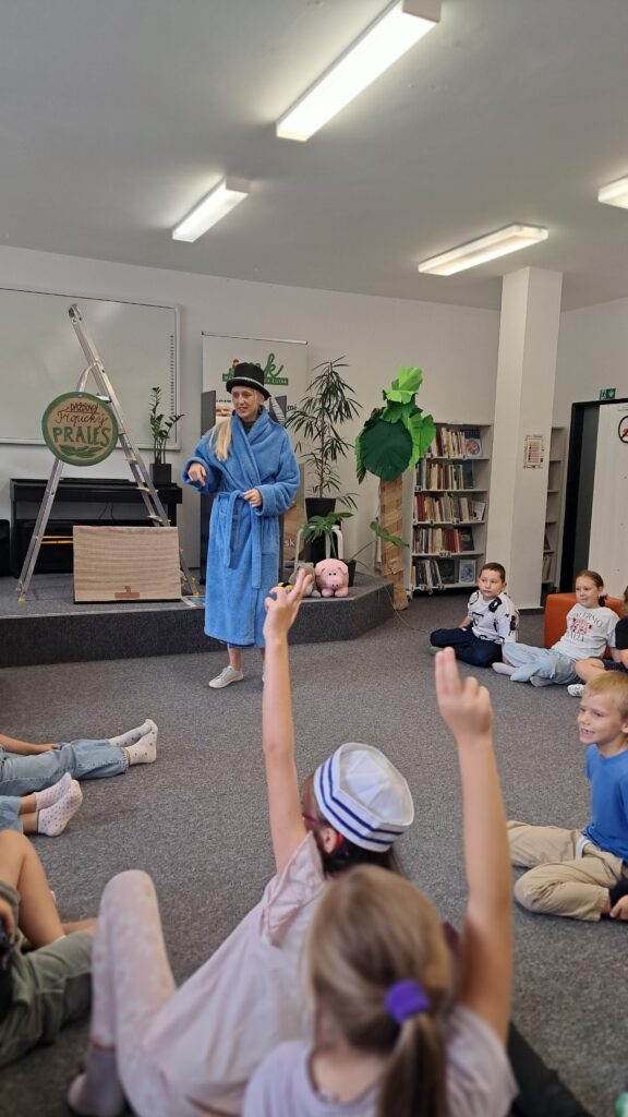 "2025-09-11_Pan_Napad_zachranuje_svet_4"