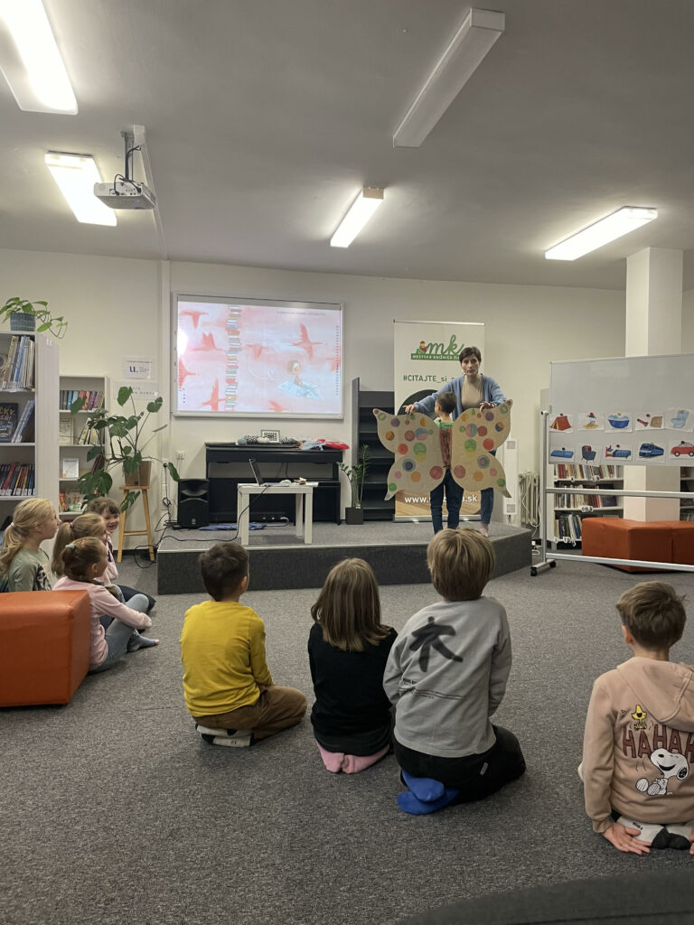 "2025-10_Na_kridlach_pribehov_1"